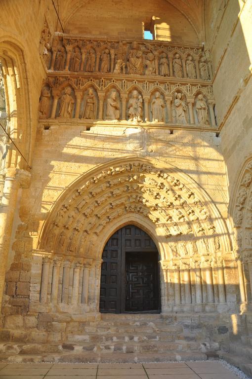 Villalcázar de Sirga Las Cantigas מראה חיצוני תמונה
