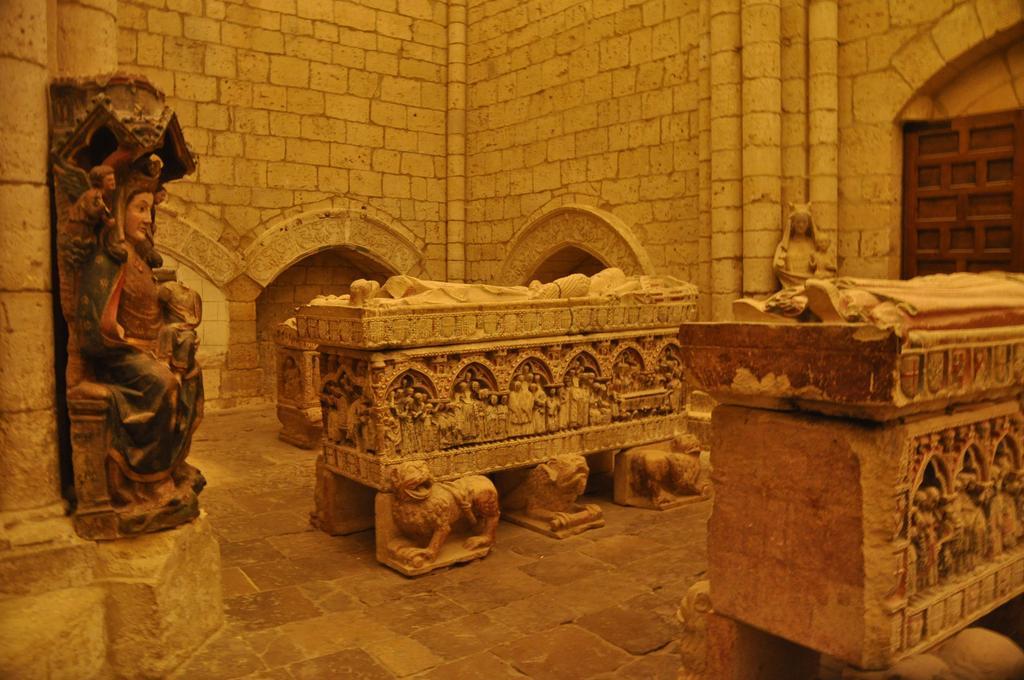 Villalcázar de Sirga Las Cantigas מראה חיצוני תמונה